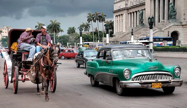 reisen nach kuba oldtimer taxi kutsche