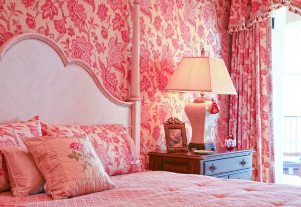 retro tapete pink blumenmuster schlafzimmer