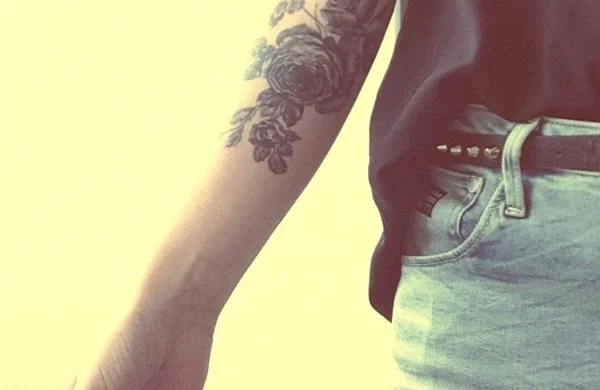  Tattoo Ideen für den Unterarm mit Rosen 