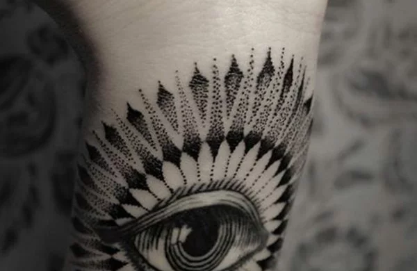 Unterarm Tattoo Vorlagen Auge mit Feder