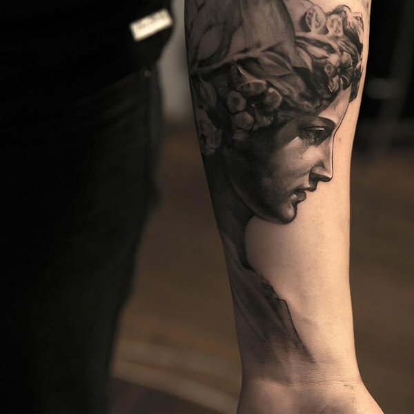 Frau vorlagen oberarm tattoo Tattoo Ideen