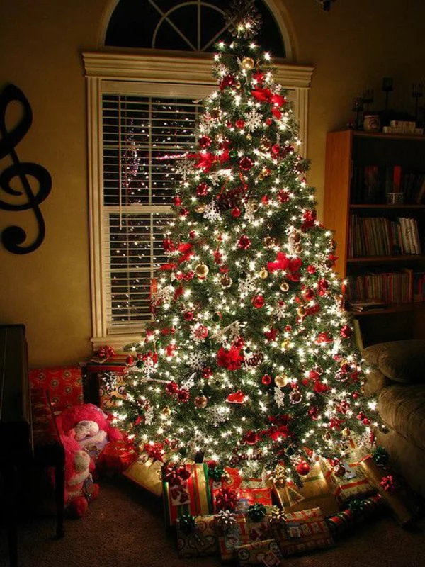 weihnachtsbaum beleuchtung geschenke weihnachtsschmuck