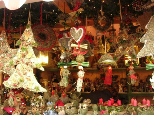 weihnachtsurlaub in deutschland weiihnachtsmarkt natur weihnachtsschmuck