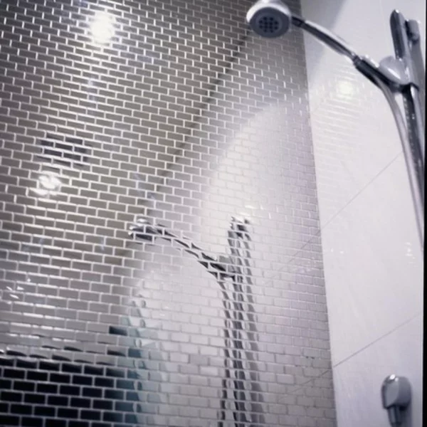 Badezimmer fliesen Metalloptik schein effekt