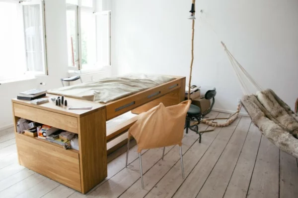 Designer Schreibtisch und ausziehbar Bett holz