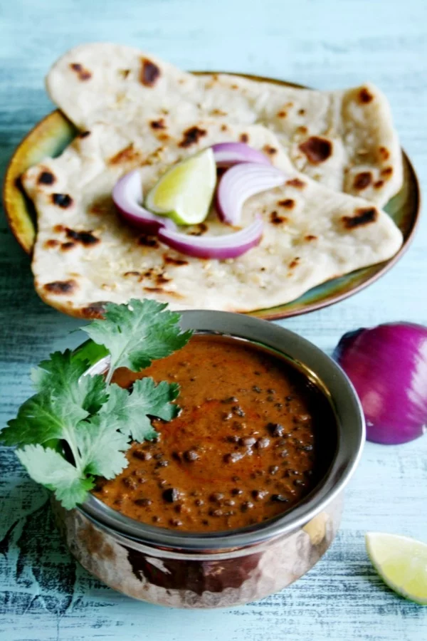 Indisch kochen indisches Essen dal linsensuppe brot naan