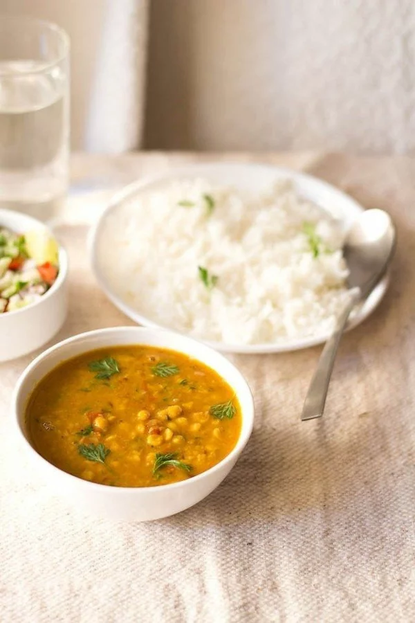 Indisch kochen indisches Essen reis linsensuppe