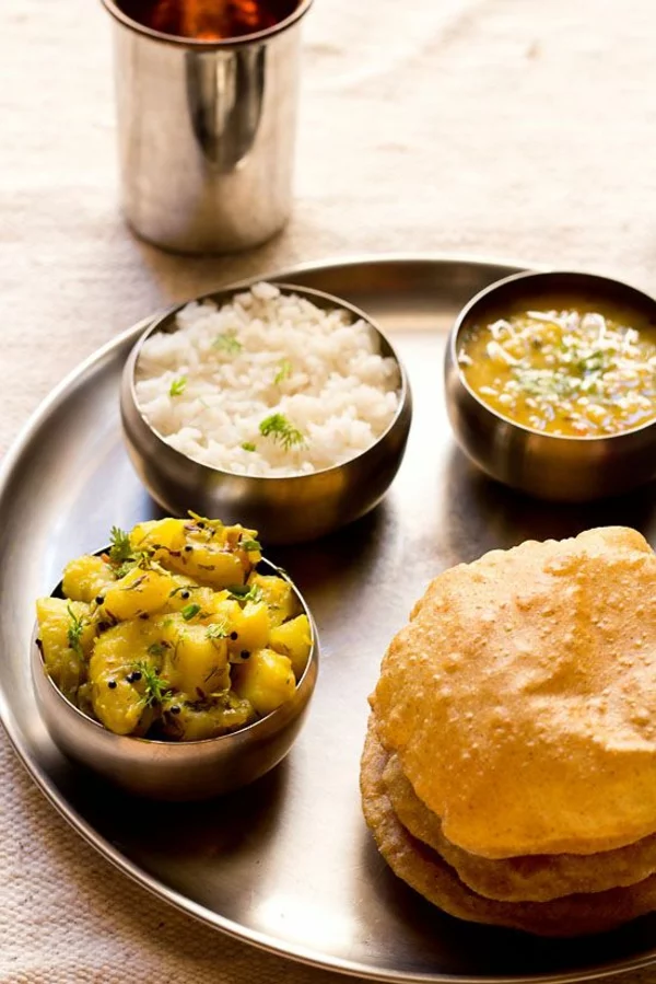 Indisch kochen indisches Essen vegetarisch Poori bhaji