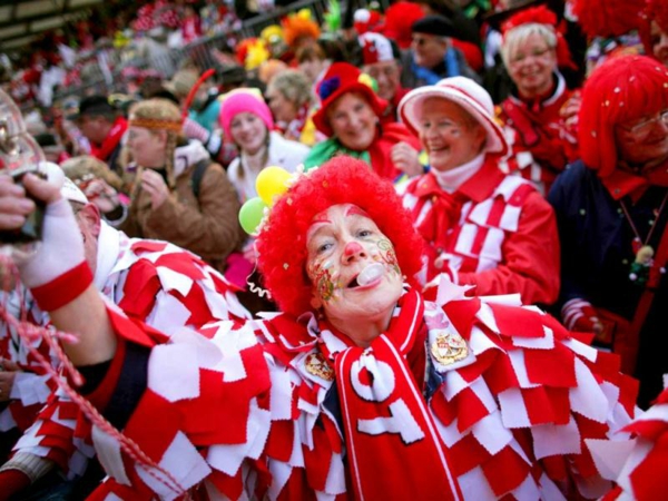 Wann ist Weiberfastnacht Karneval 2015 kostüm