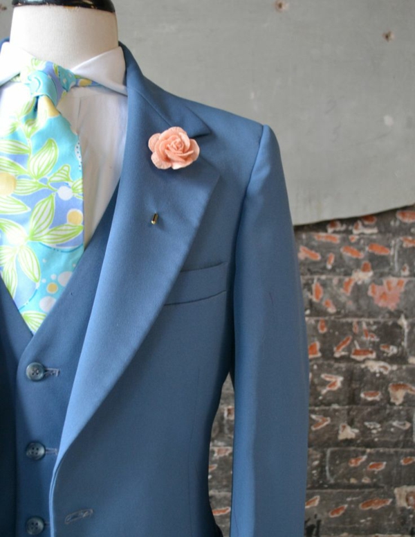 hochzeitsanzug herren blau krawatte blumenmuster anzug bräutigam