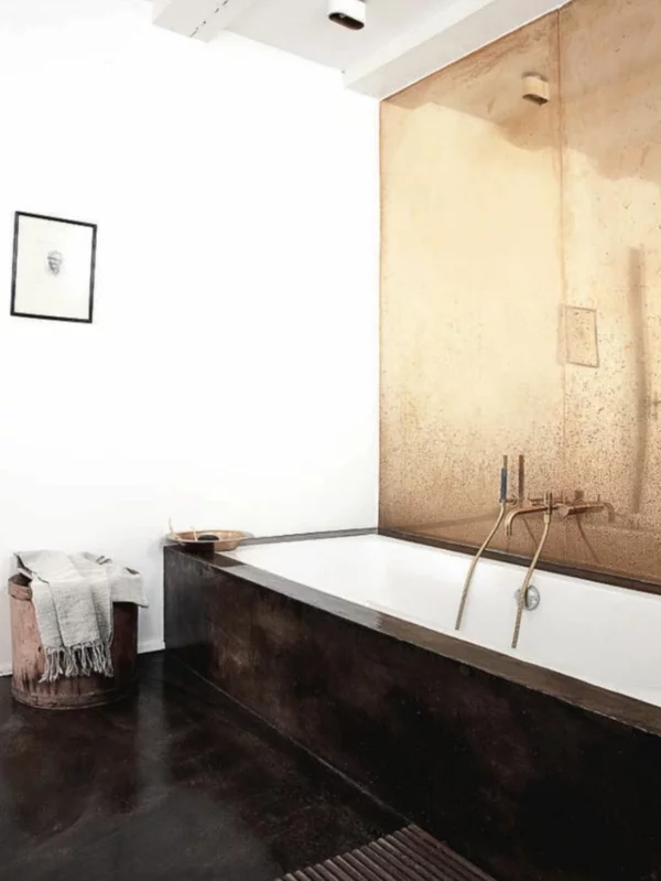 innendesign ideen badezimmer wand metallic farbe badewanne