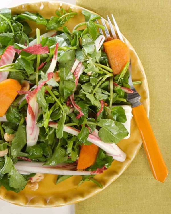 kalorienarmes essen persimone salat rukola haselnüsse