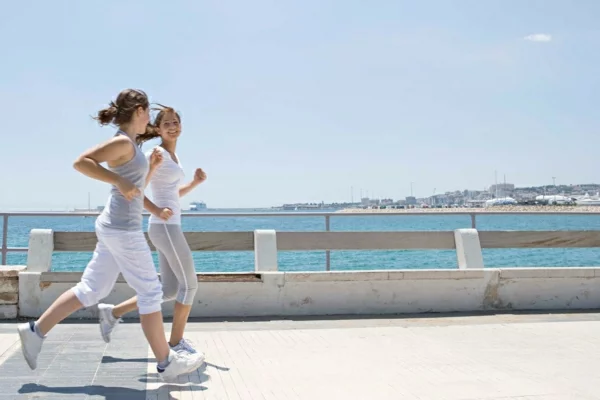 kalorienverbrauch joggen draußen mit freundin abnehmen