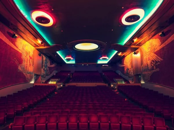 kinos weltweit modern kunst deckenbeleuchtung indirekt