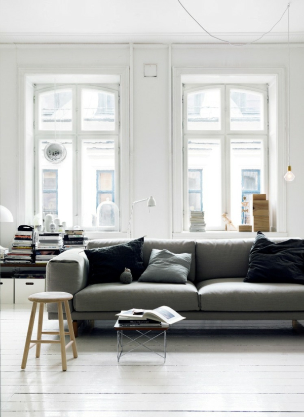 skandinavische möbel holz  grau sofas