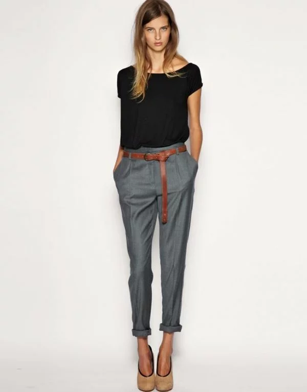 moderne graue Hose mit schwarzer Bluse Business Mode für Damen im Büro 