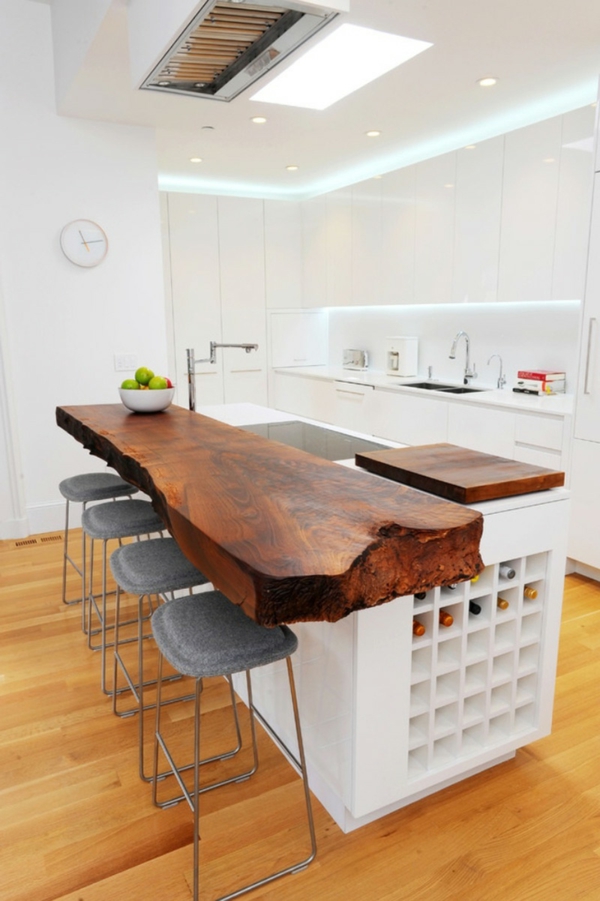 arbeitsplatte küche attraktiv holzstamm weiße kücheninsel