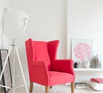 Bunter Sessel erobert das Innendesign auf eine farbenfrohe Weise