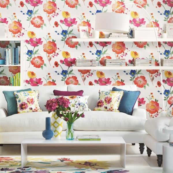 florale tapeten wohnzimmer weißes sofa blumen