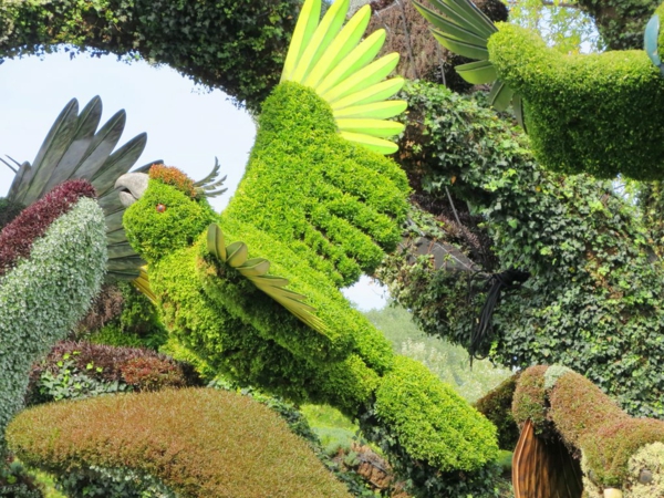 gartenskulpturen papagei grün