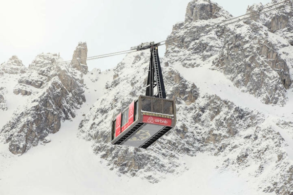 skihotel-luxus-französische-alpen-seilbahn