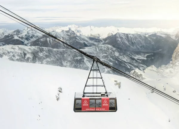 skihotel-seilbahnwagen-alpen-frankreich