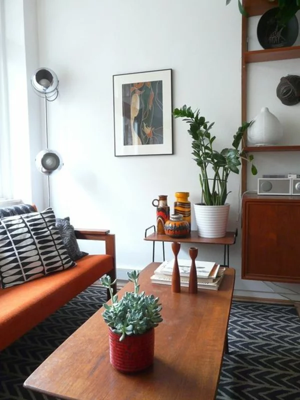 couchtisch vintage stil retro sofa pflanze