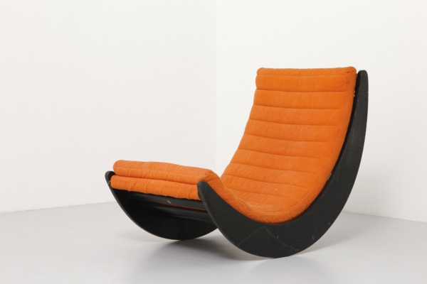 designer möbel werner panton oranger stuhl schwarz