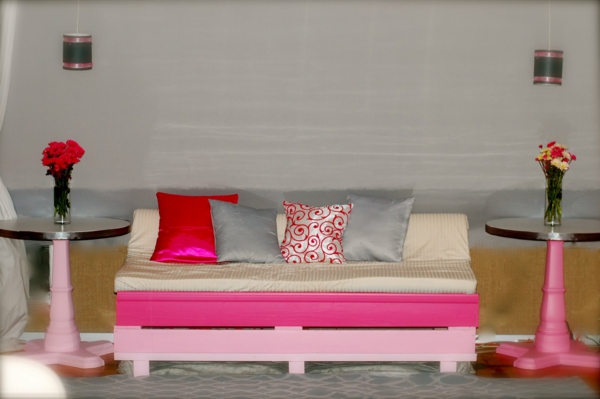 holzpalette schicke diy couch pink rosa