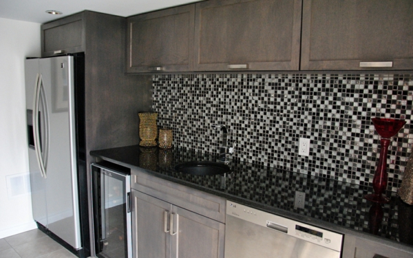 fliesenspiegel küche küchenrückwand ideen mosaikfliesen schwarz weiß