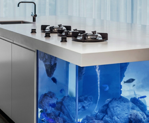 küchengestaltung kücheninsel aquarium integrieren dekoideen