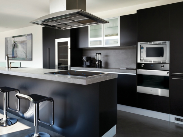 küchenplanung schwarze einrichtung metallic farbe