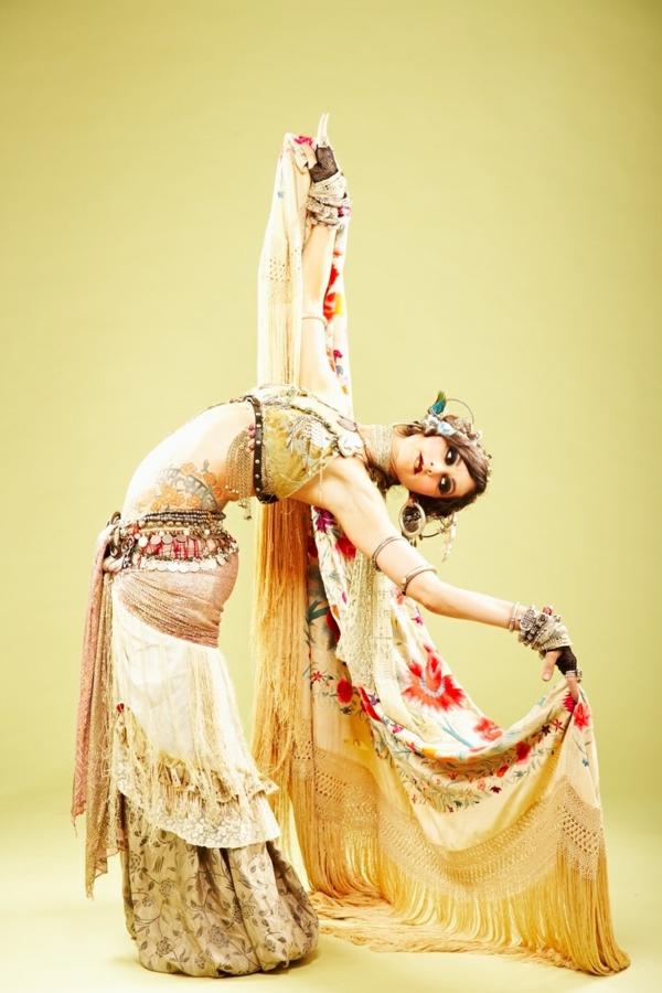 orientalischer tanz bundfarbig