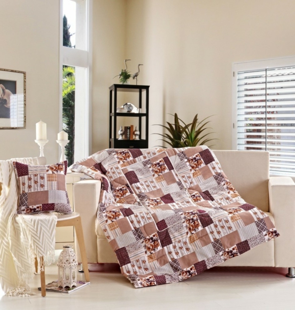 patchwork stoff wohnzimmer dekokissen decke elegantes sofa