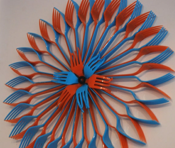 plastikkunst designermode wandgestaltung plastikbesteck wanddeko ideen