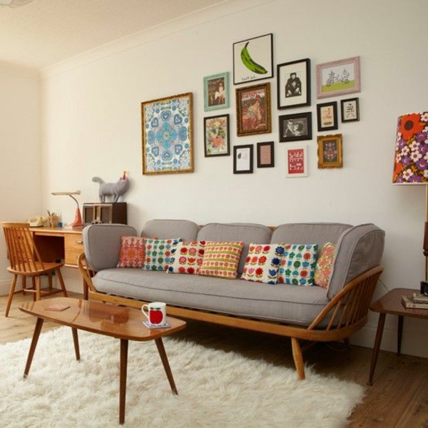wohnzimmer einrichten weißer teppich farbige dekokissen