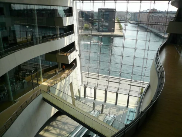 Kopenhagen Sehenswürdigkeiten moderne bibliothek innenansicht