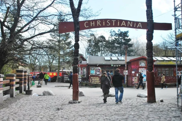 Kopenhagen Sehenswürdigkeiten stadtviertel christiania besuchen