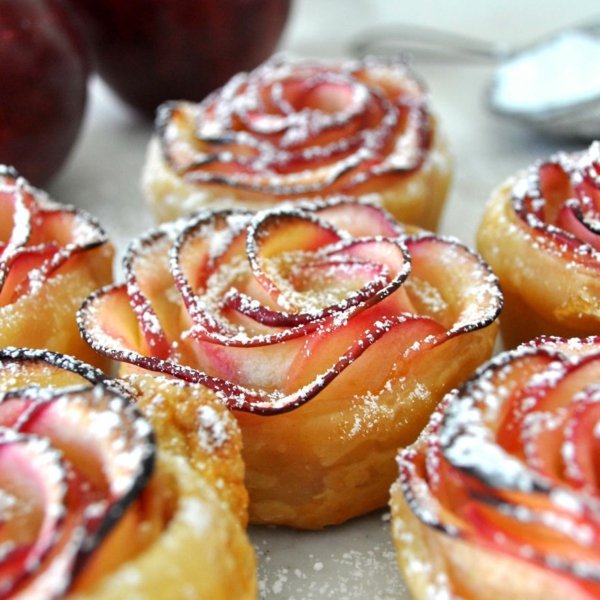 apfel muffins rosenform puderzucker