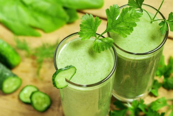 basische lebensmittel gesunde getränke grüne smoothies