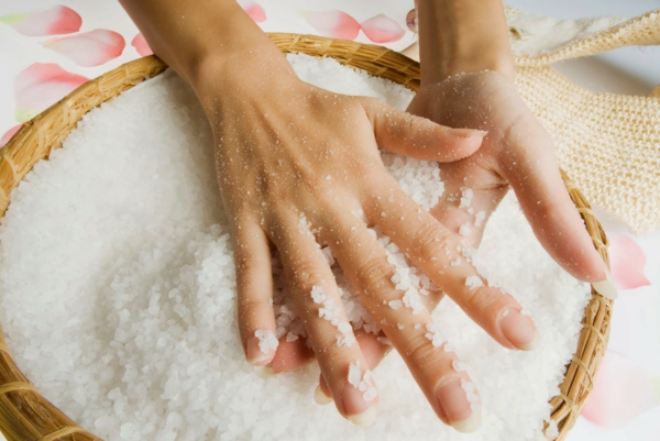 bitter salz wirkung magnesium sulfat hand peeling gesund leben
