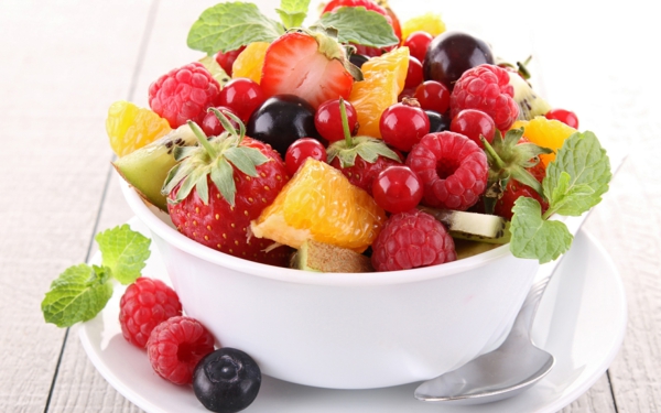 erdbeeren gesund frischer obstsalat