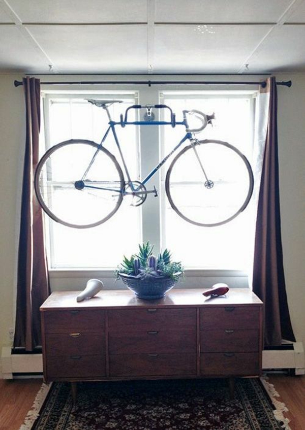 fahrrad ständer zuhause fenster raum sparen