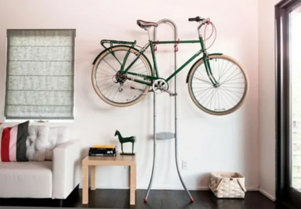 fahrrad wandhalterung design wohnzimmer originell
