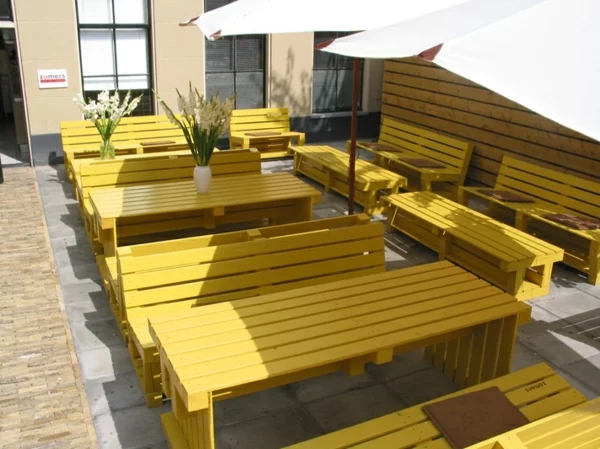 gartenmöbel aus paletten gastronomie möbel terrasse ausstatten