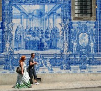 Die Geschichte Portugals anhand Azulejo-Fliesen abgebildet