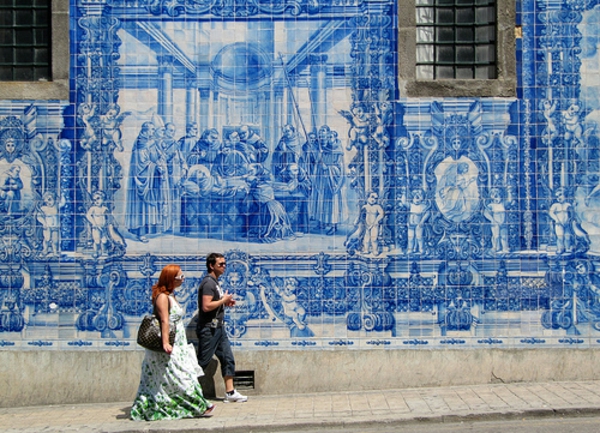 geschichte portugals mosaikfliesen azulejo straßenkunst