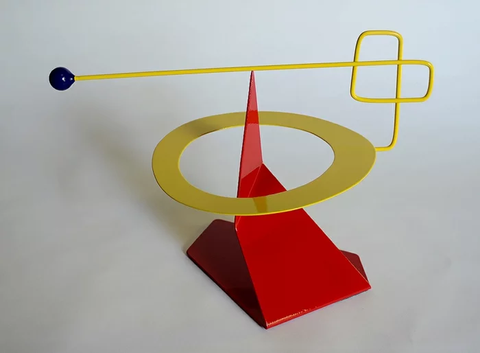 kinetische kunst installation moderne skulpturen rot gelb