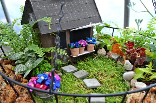 kleine gärten anlegen hängend häuschen