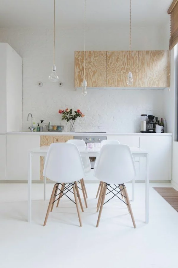 küchendesign weiß minimalistisch skandinavisches design holzakzente